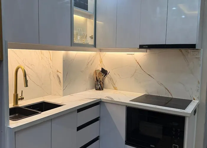 Yassis 2br Luxury Unit In Grass *