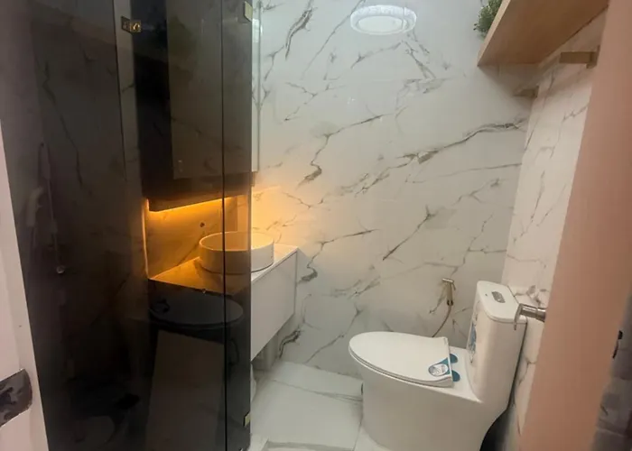 Yassis 2br Luxury Unit In Grass